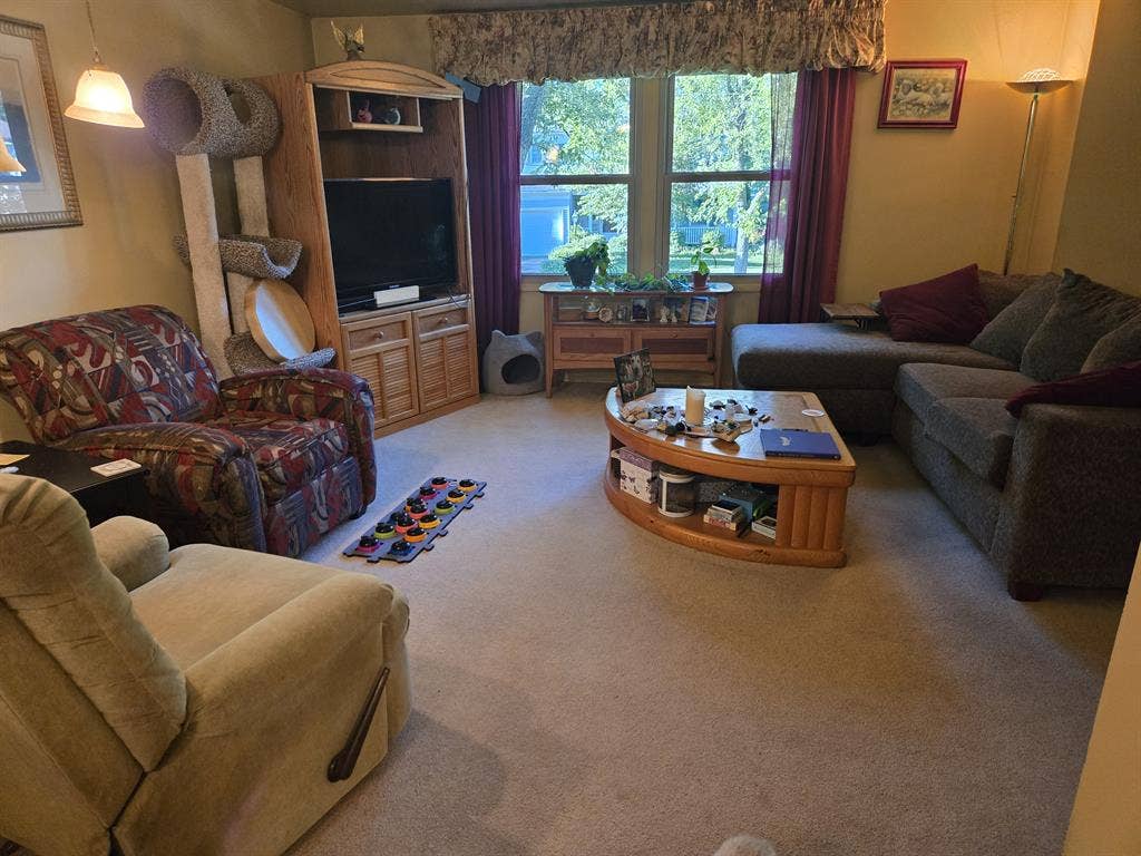 Spacious Room Quiet Neighborhood