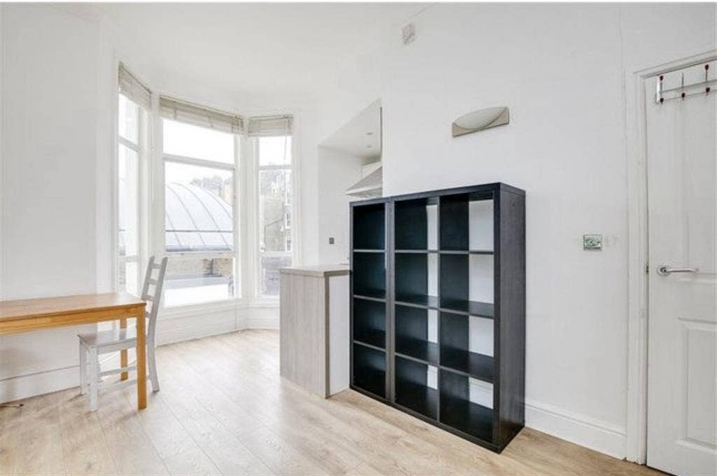 Single room in Earl's Court