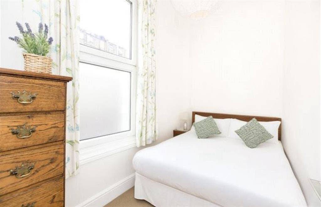 Single room in Earl's Court