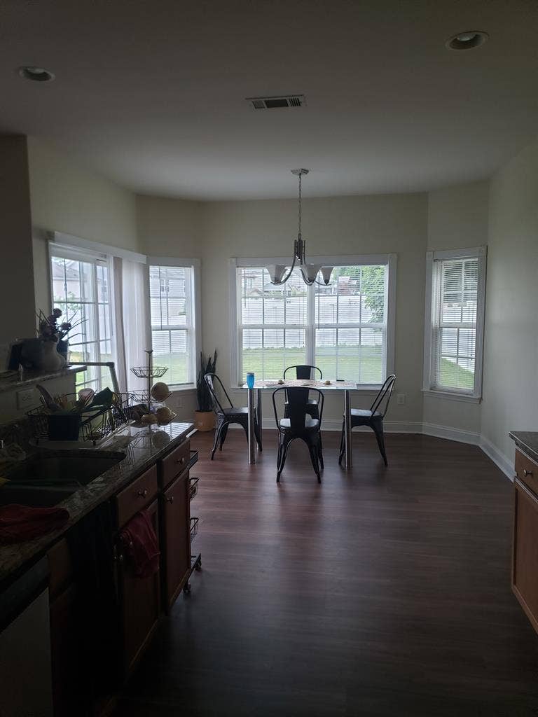 2-Br Suite in a 4-Br House w/Bathro