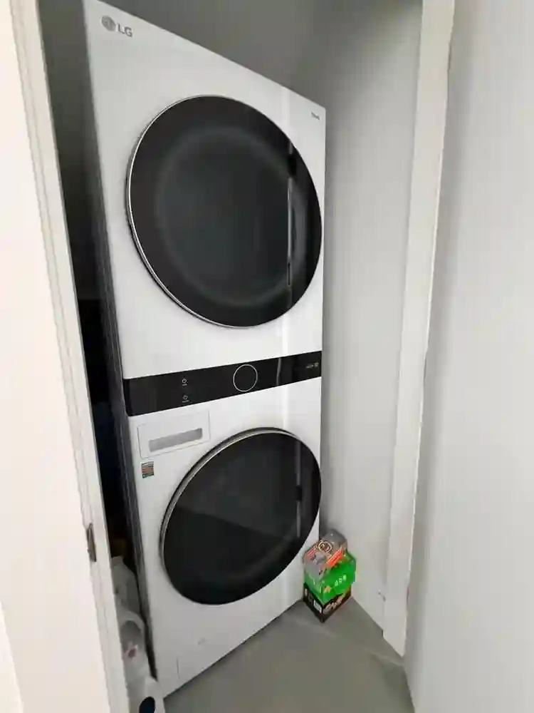 Private Room w a Full Private Bath