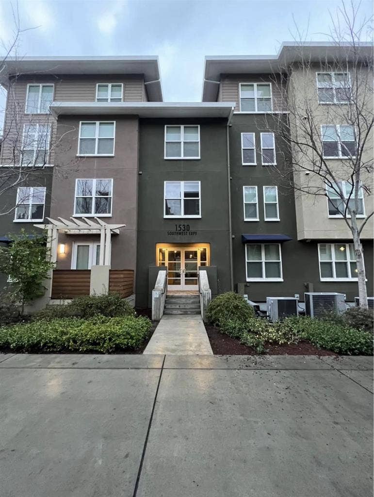 Clean, Quiet & Friendly Home