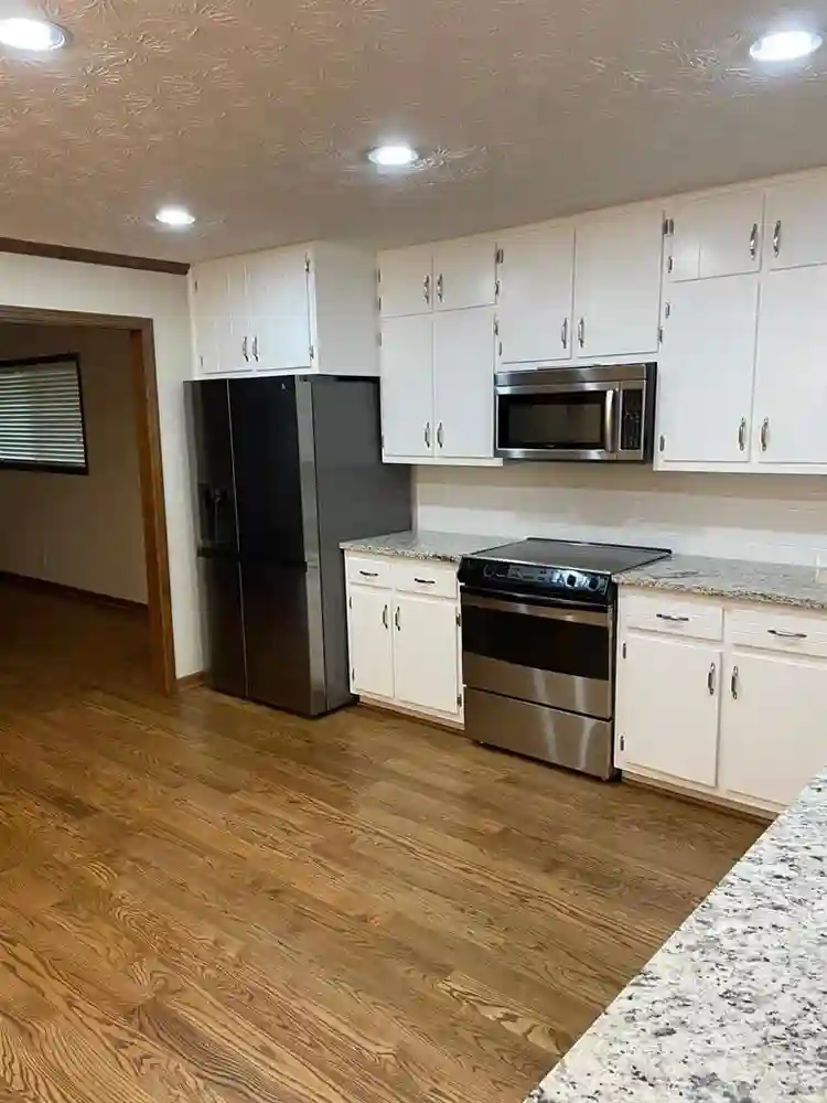 6 BR in Lawrenceville