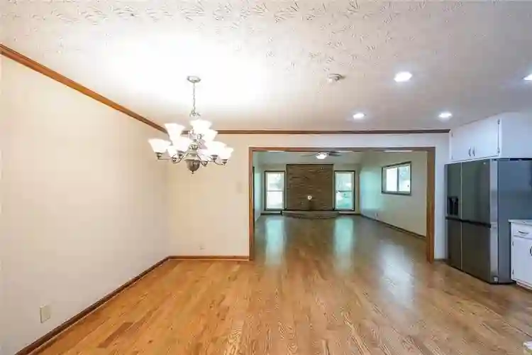 6 BR in Lawrenceville