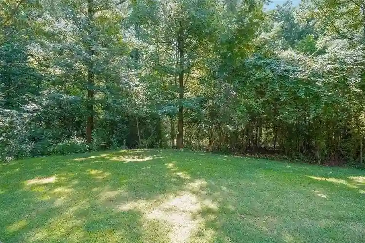 6 BR in Lawrenceville