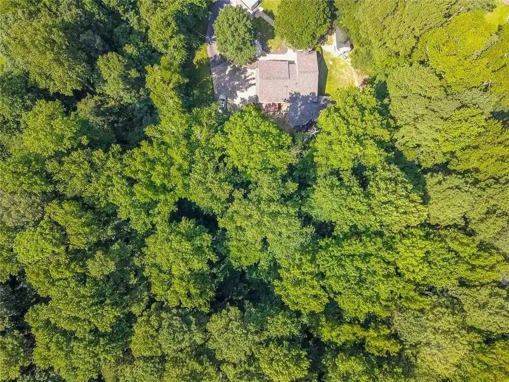 6 BR in Lawrenceville