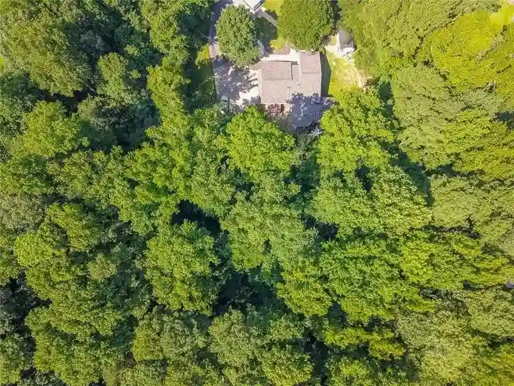 6 BR in Lawrenceville