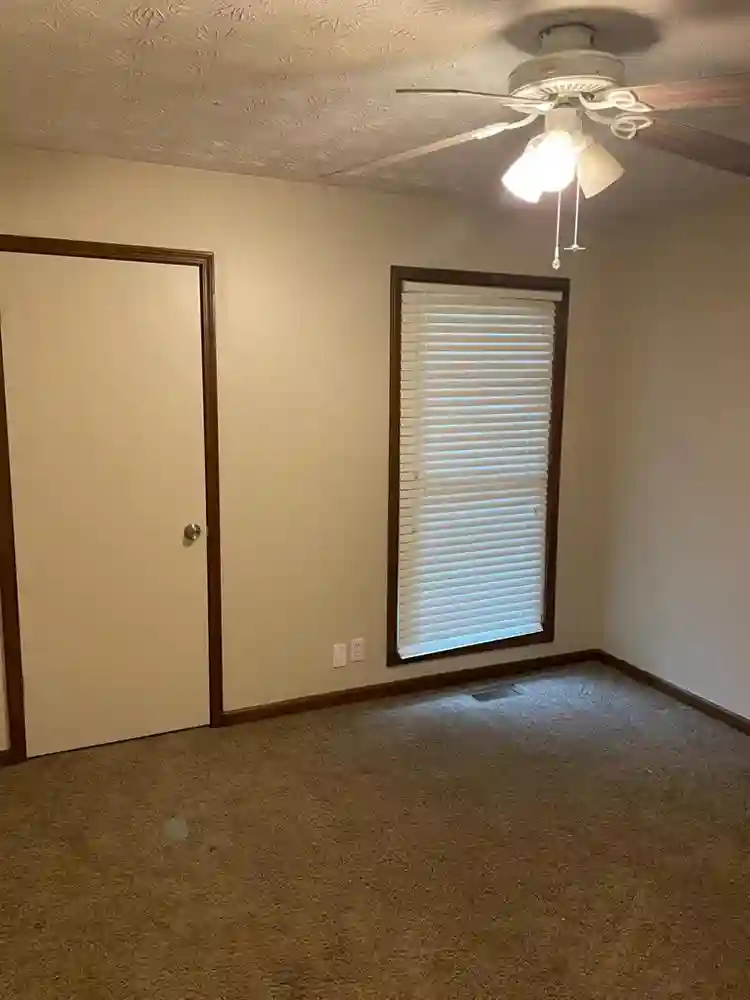 6 BR in Lawrenceville