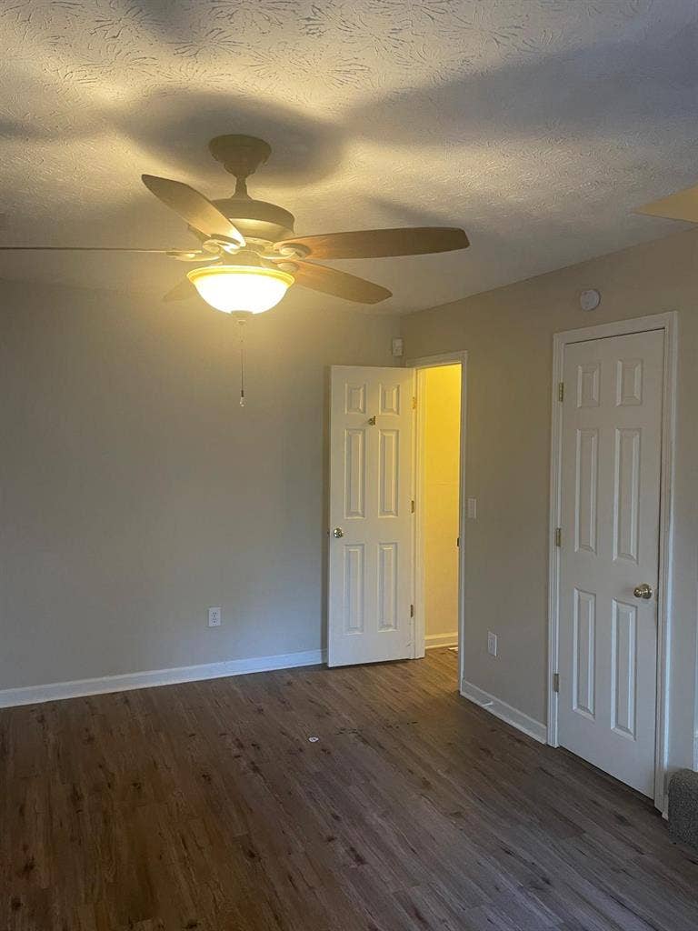 6 BR in Lawrenceville