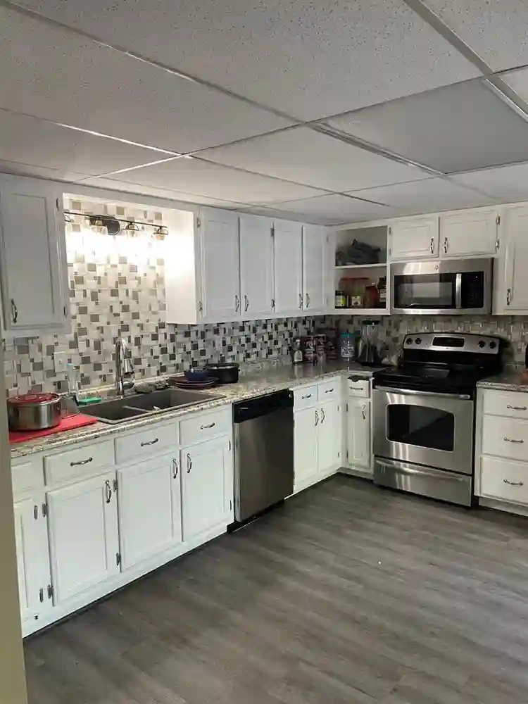 6 BR in Lawrenceville