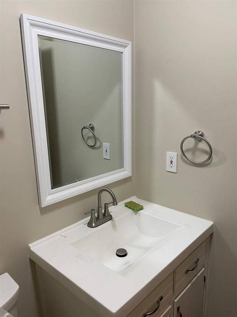 6 BR in Lawrenceville