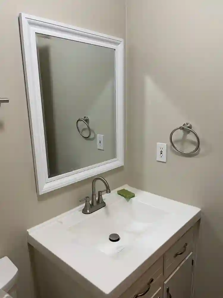 6 BR in Lawrenceville