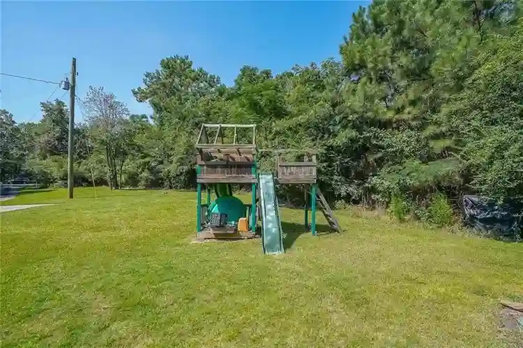 6 BR in Lawrenceville