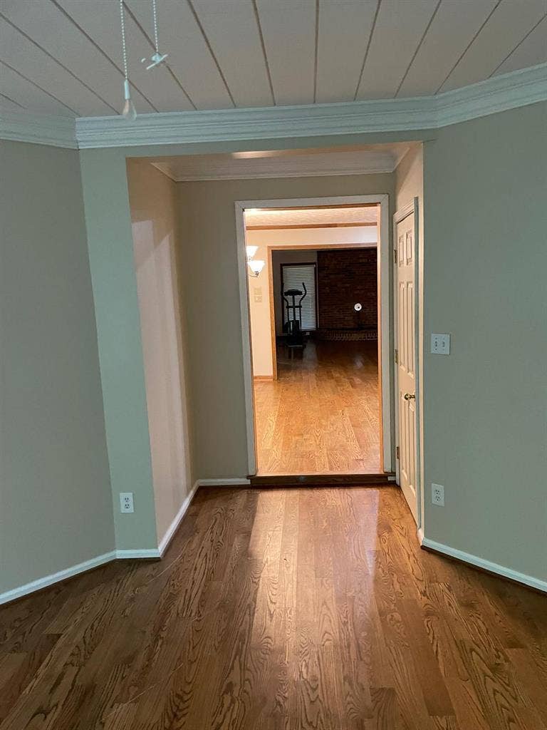 6 BR in Lawrenceville