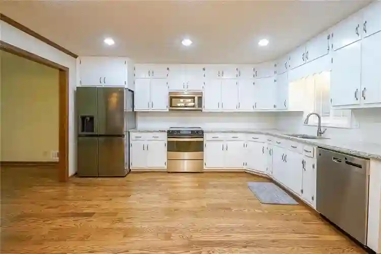 6 BR in Lawrenceville
