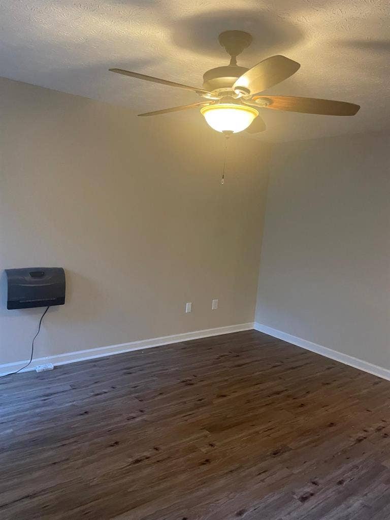 6 BR in Lawrenceville