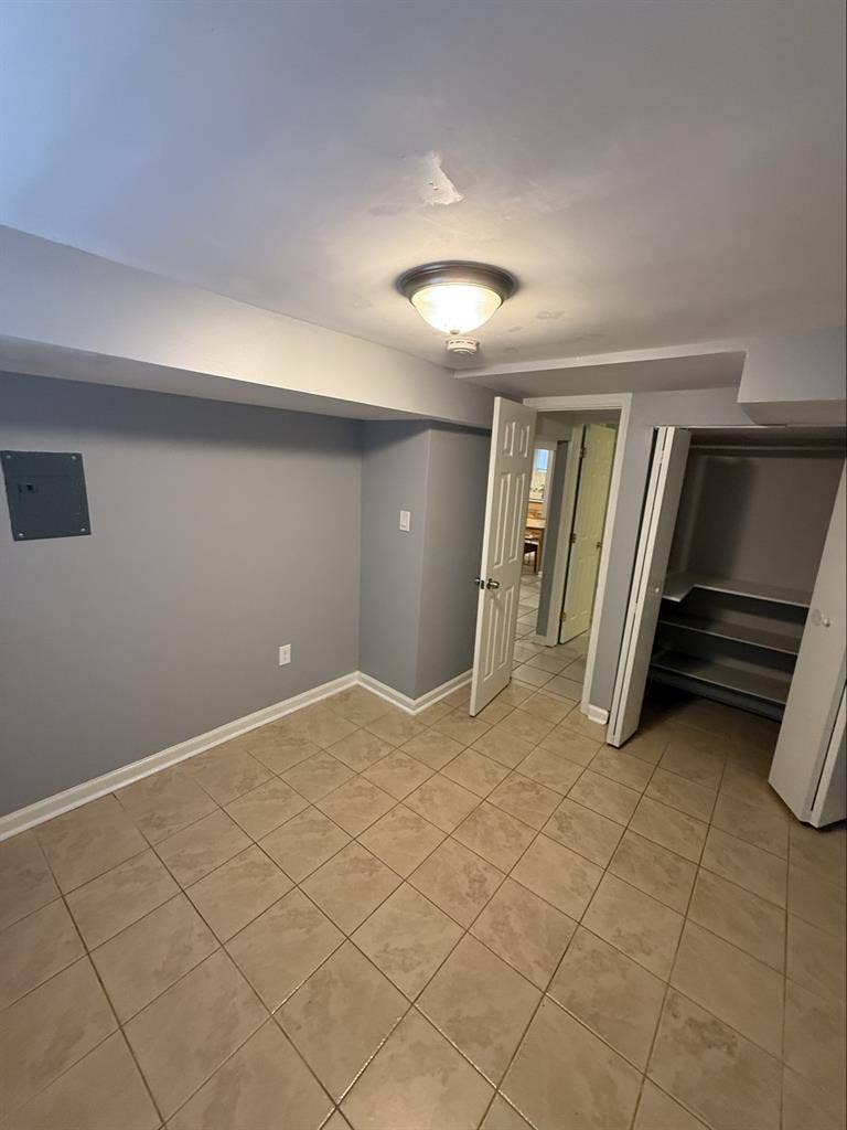 Looking for a roommate!