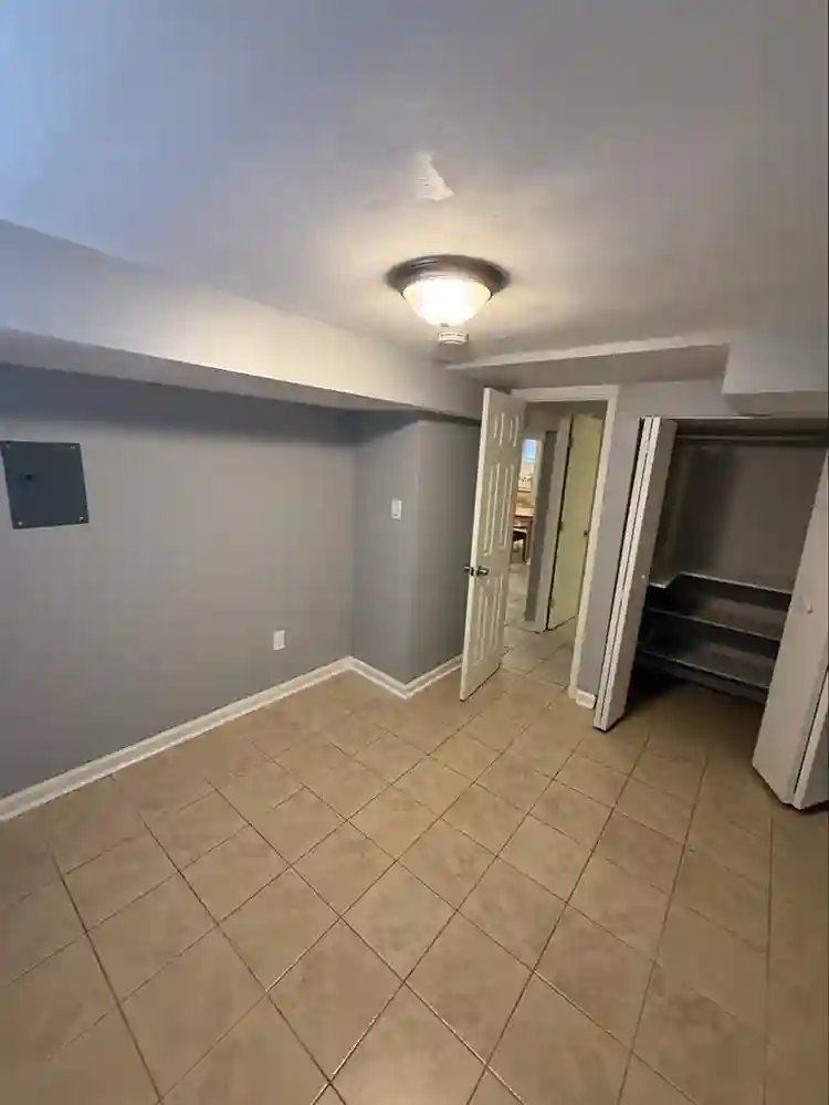 Looking for a roommate!
