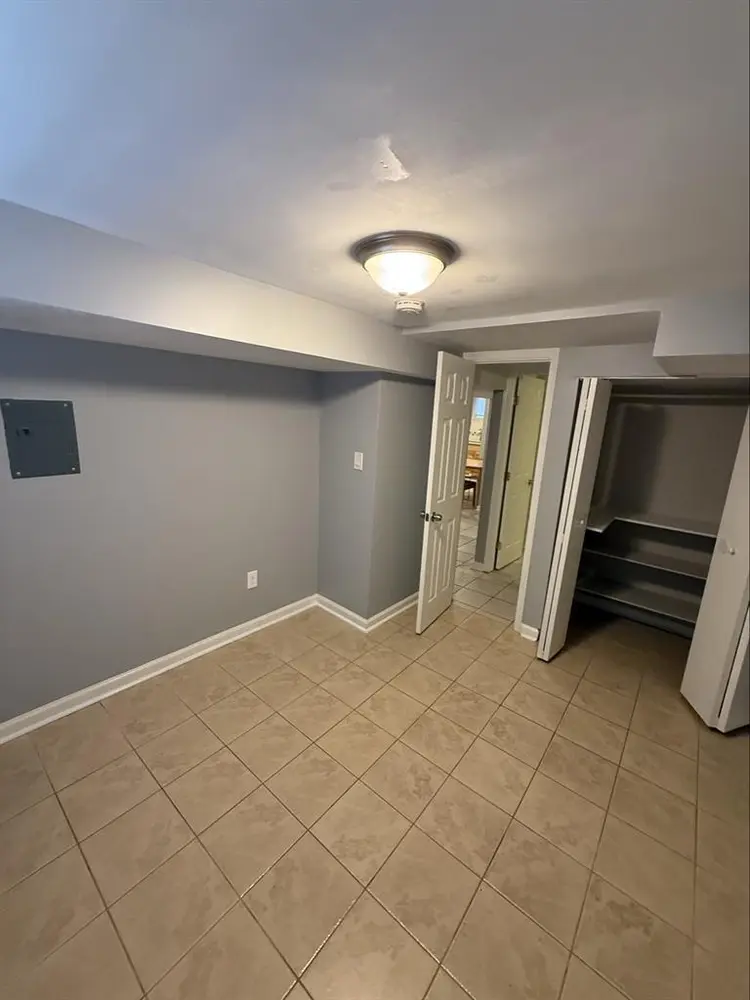 Looking for a roommate!
