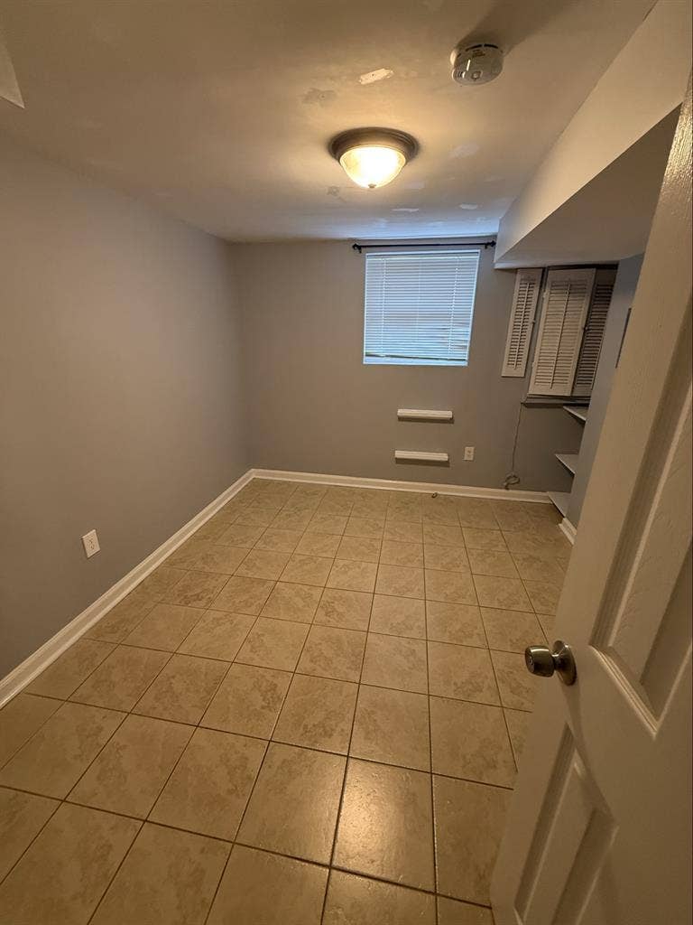 Looking for a roommate!