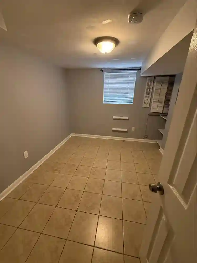 Looking for a roommate!