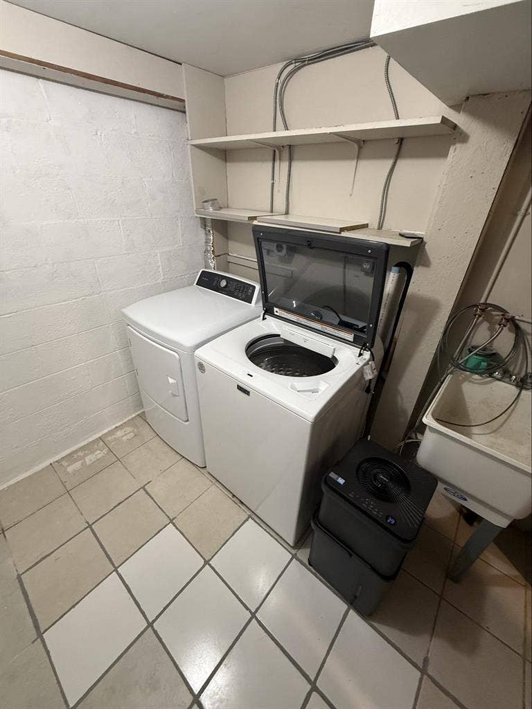 Looking for a roommate!