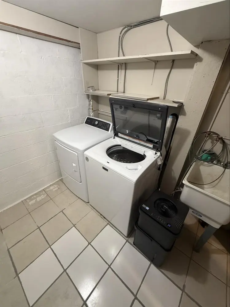 Looking for a roommate!