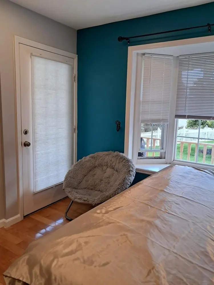 Newly Renovated Spacious Room