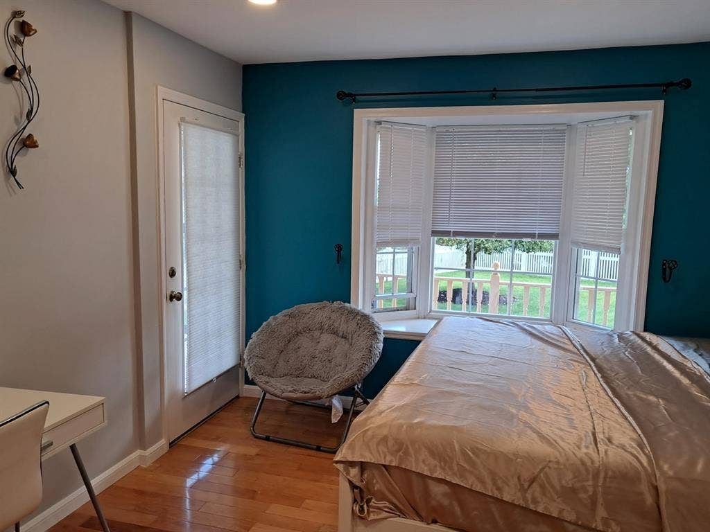 Newly Renovated Spacious Room