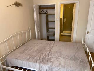 DOUBLE ROOM - EN-SUITE - ISLEWORTH