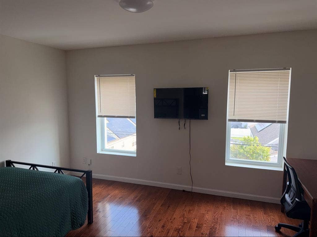 Co-Living Studios flat rate $1300