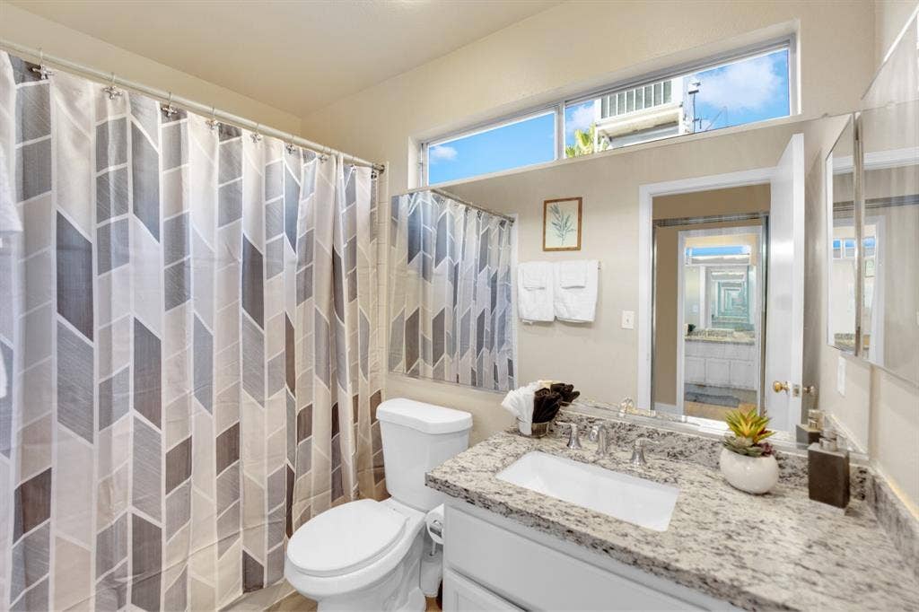 Furnished Room + private bathroom