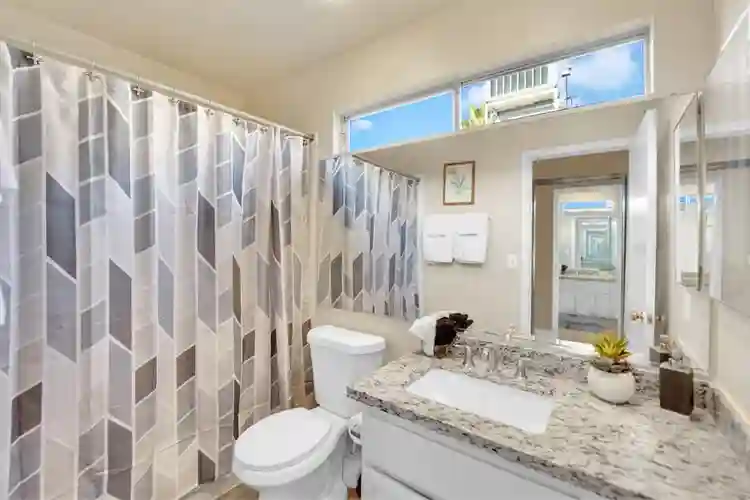 Furnished Room + private bathroom