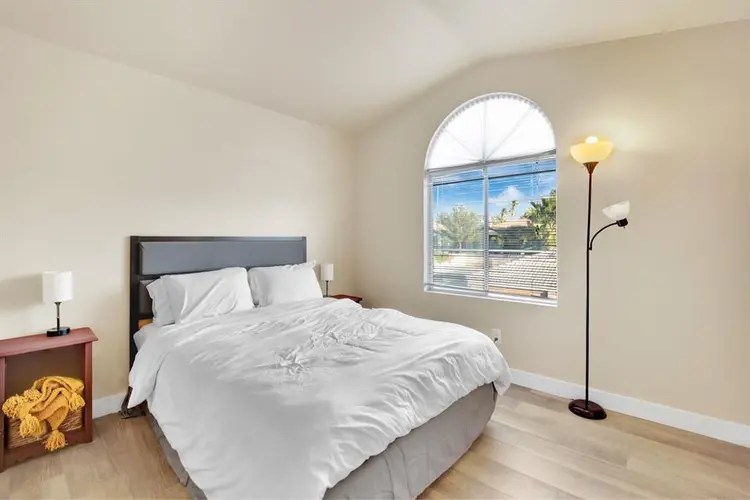 Furnished Room + private bathroom