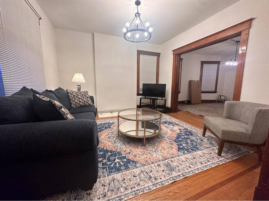 Private room near XU and UC