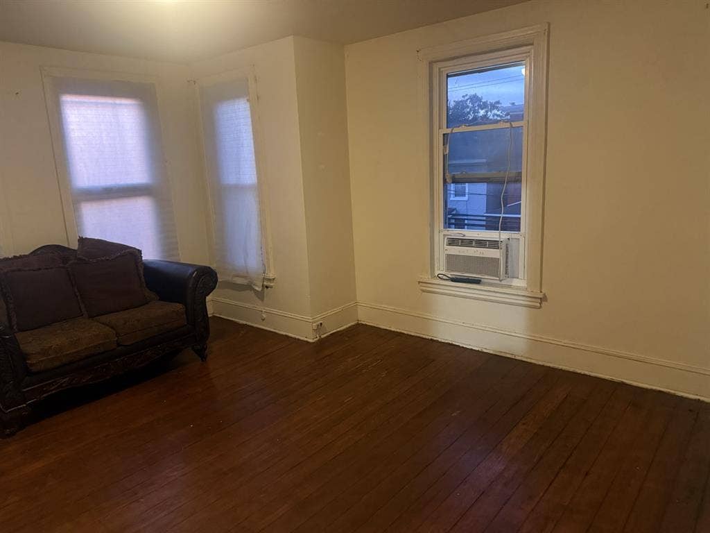 Looking for roommate ASAP