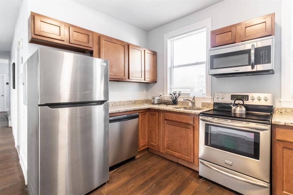 Full private bedroom for rent