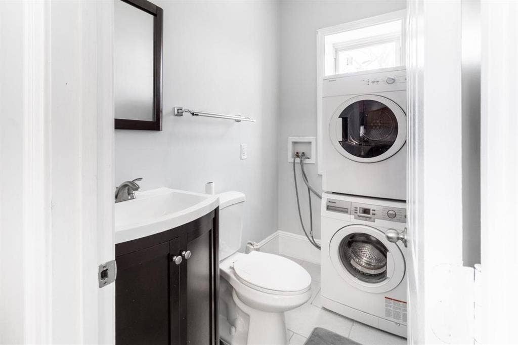 Full private bedroom for rent