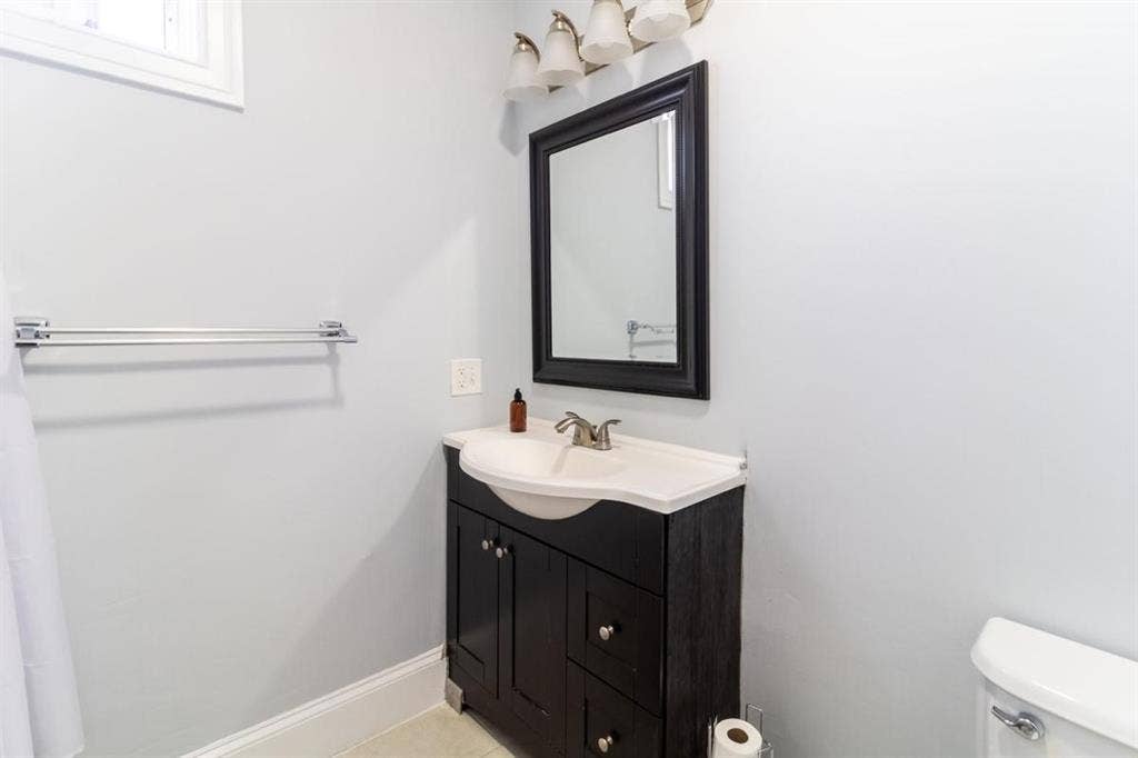Full private bedroom for rent
