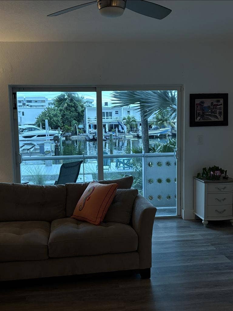 🌊Beautiful Waterfront Unit🌊