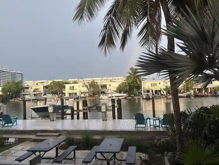 🌊Beautiful Waterfront Unit🌊