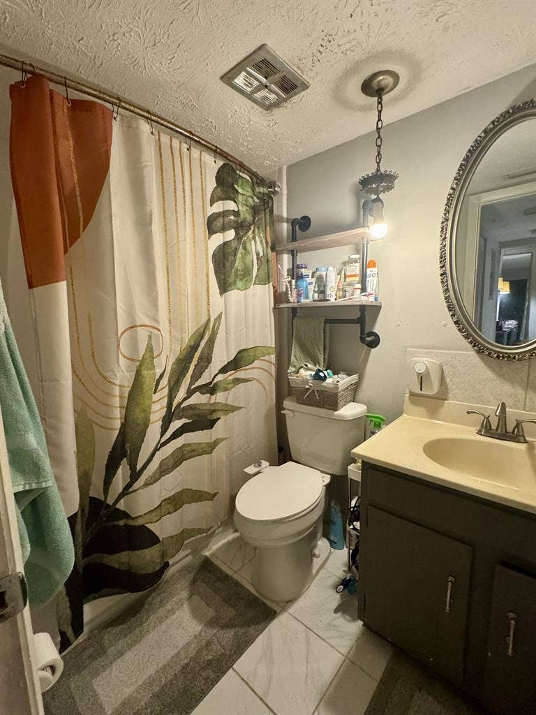 Master Bedroom for Rent