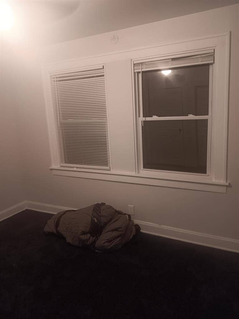 Room Available 3Br 1Ba House