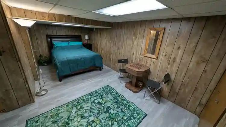 large room for rent