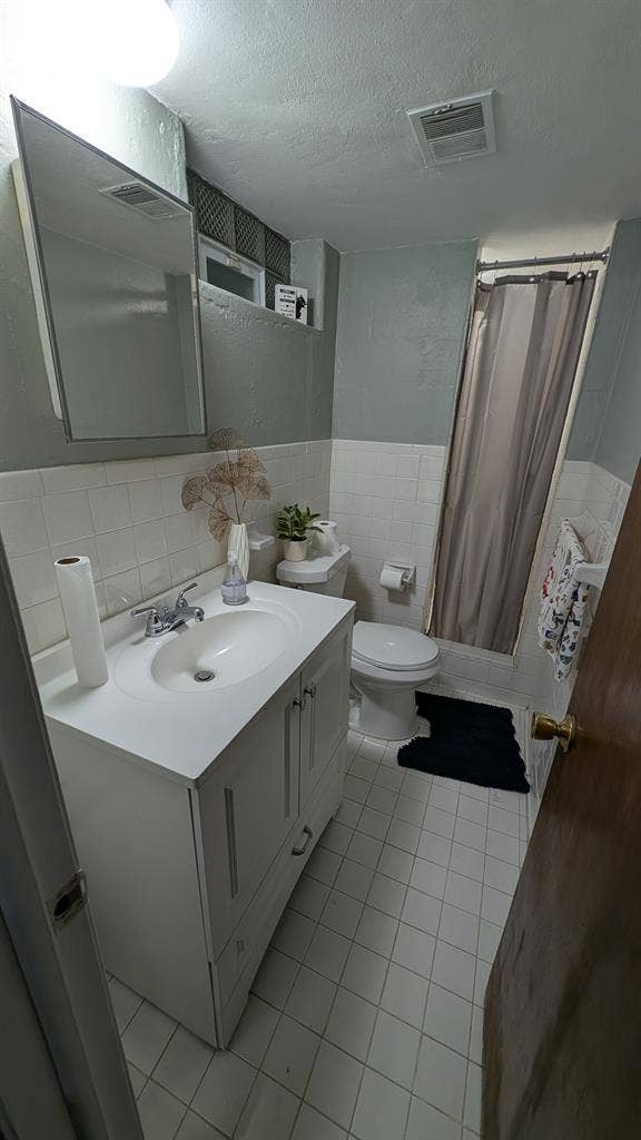 large room for rent