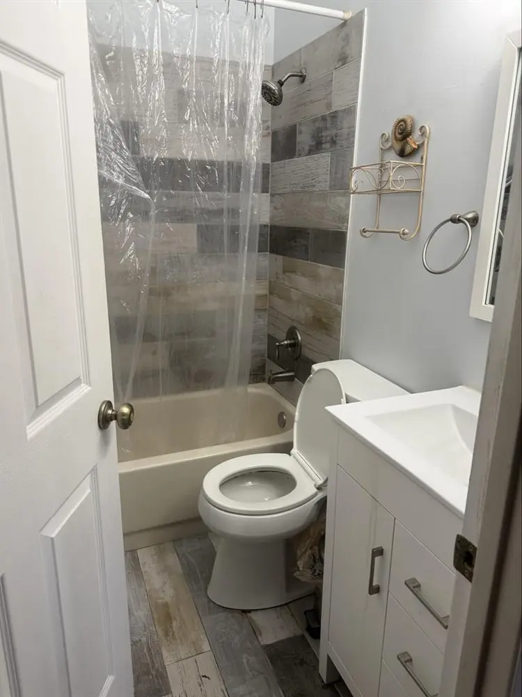 Looking to rent out room in my hous