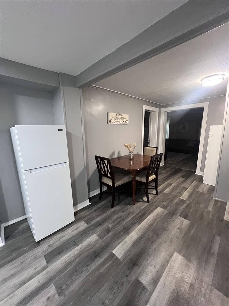 2 bedroom 1 bath + garage