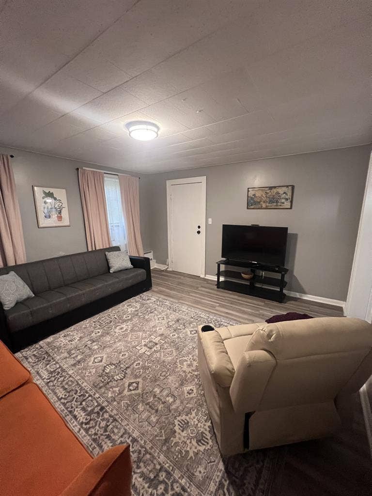 2 bedroom 1 bath + garage