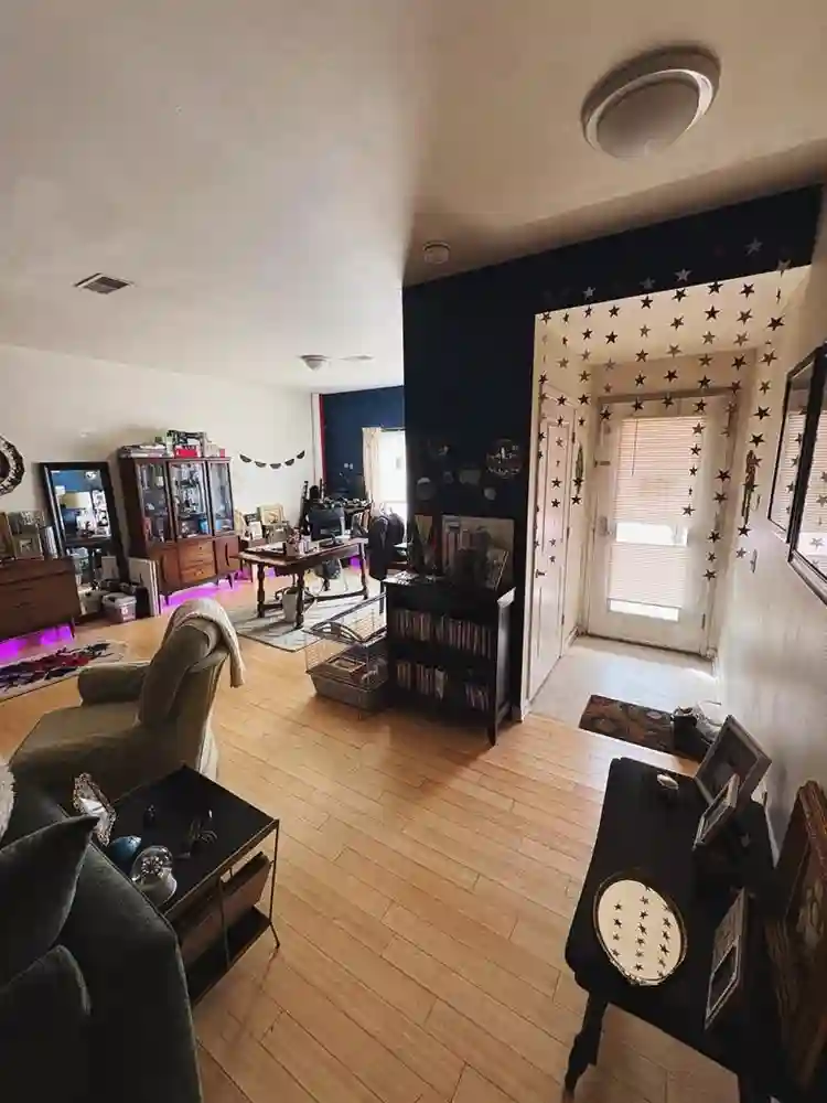 Private Bedroom + Bathroom Downtown