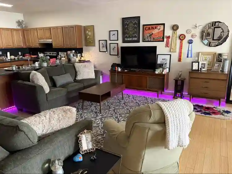 Private Bedroom + Bathroom Downtown
